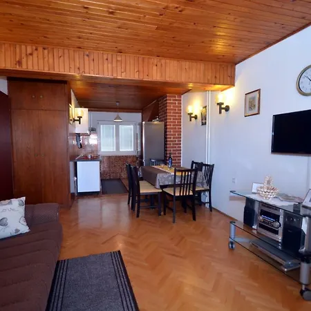 Mimica-croatia , , Center