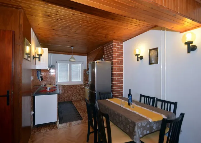 Mimica-croatia , , Center *