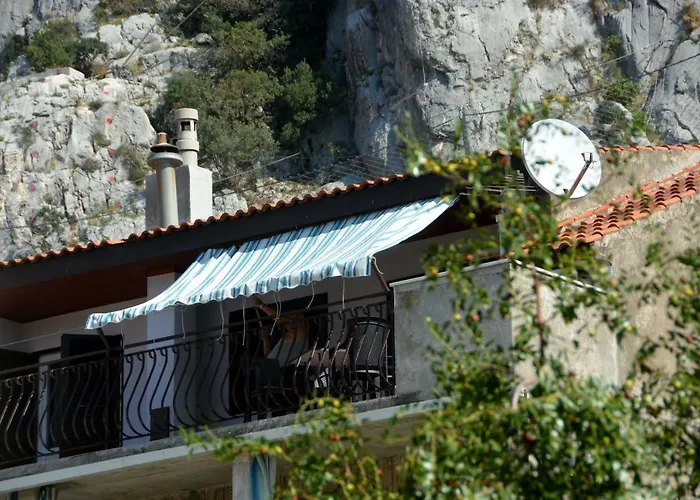 Mimica-croatia , , Center Omiš