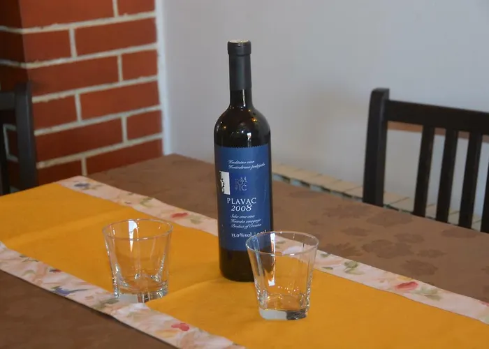 Mimica-croatia , , Center *